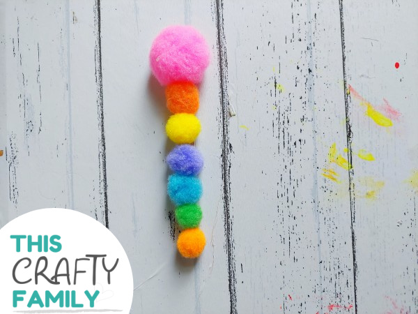 Summer butterfly craft - FREE printable - This Crafty Family crafts