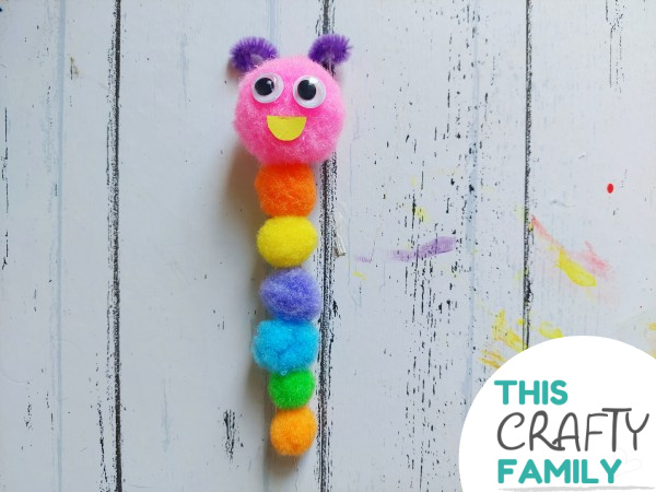 Summer butterfly craft - FREE printable - This Crafty Family crafts